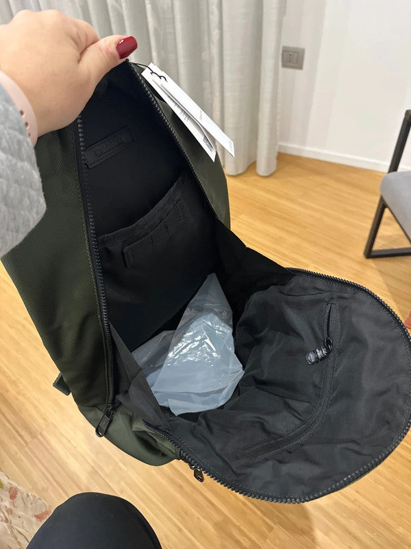 CALVIN KLEIN - Sac à dos Sleek : la fusion parfaite de la mode et de la durabilité.