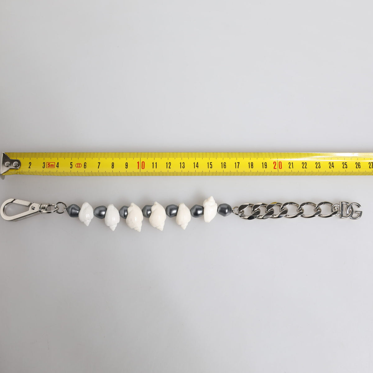 Bracelet Dolce & Gabbana "Chaîne Argentée : Coquillage, Perles & Logo DG