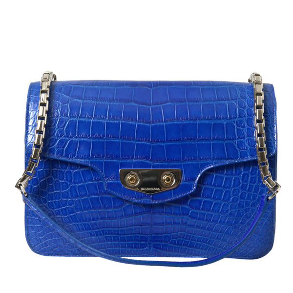 BALENCIAGA Sac Neo Classic en Alligator Bleu - L'Icone Réinventée