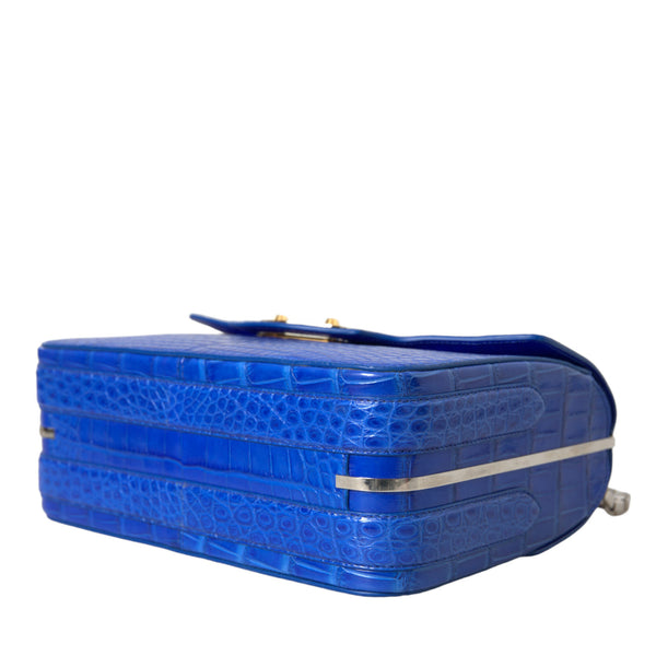BALENCIAGA Sac Neo Classic en Alligator Bleu - L'Icone Réinventée