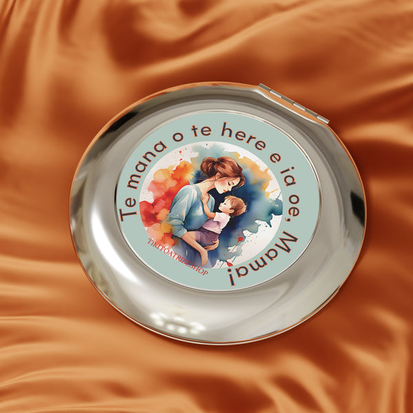 🇵🇫 Pocket Mirror - “Te mana o te here e ia oe, Mama!”