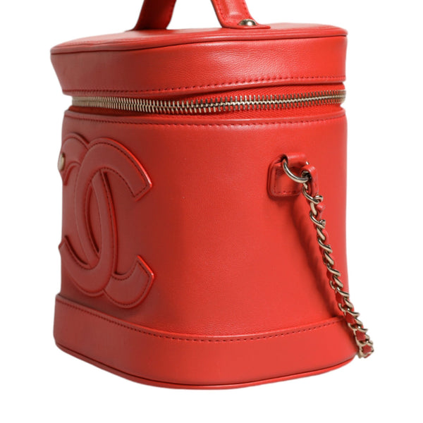 CHANEL Sac Vanity en Cuir Orange - L'Éclat du Luxe