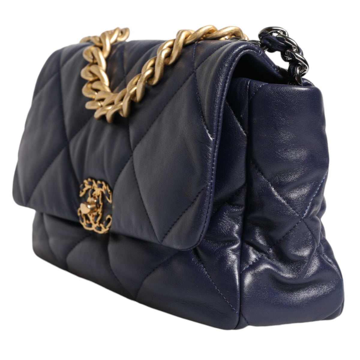 CHANEL Sac 19 en Cuir d'Agneau Matelassé Bleu - L'icône réinventée