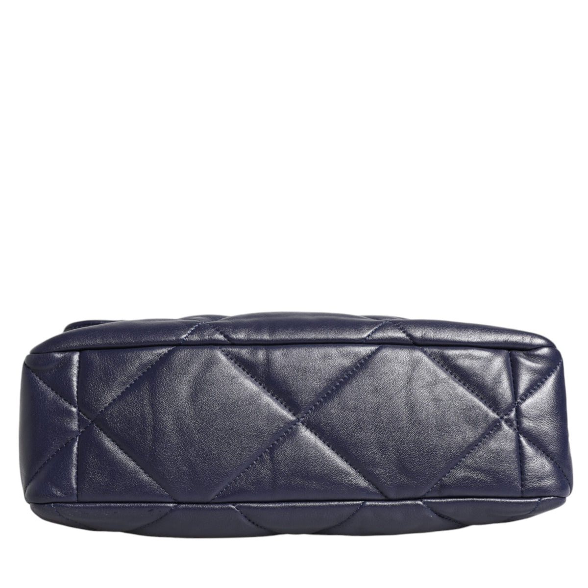 CHANEL Sac 19 en Cuir d'Agneau Matelassé Bleu - L'icône réinventée