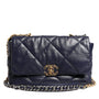 CHANEL Sac 19 en Cuir d'Agneau Matelassé Bleu - L'icône réinventée