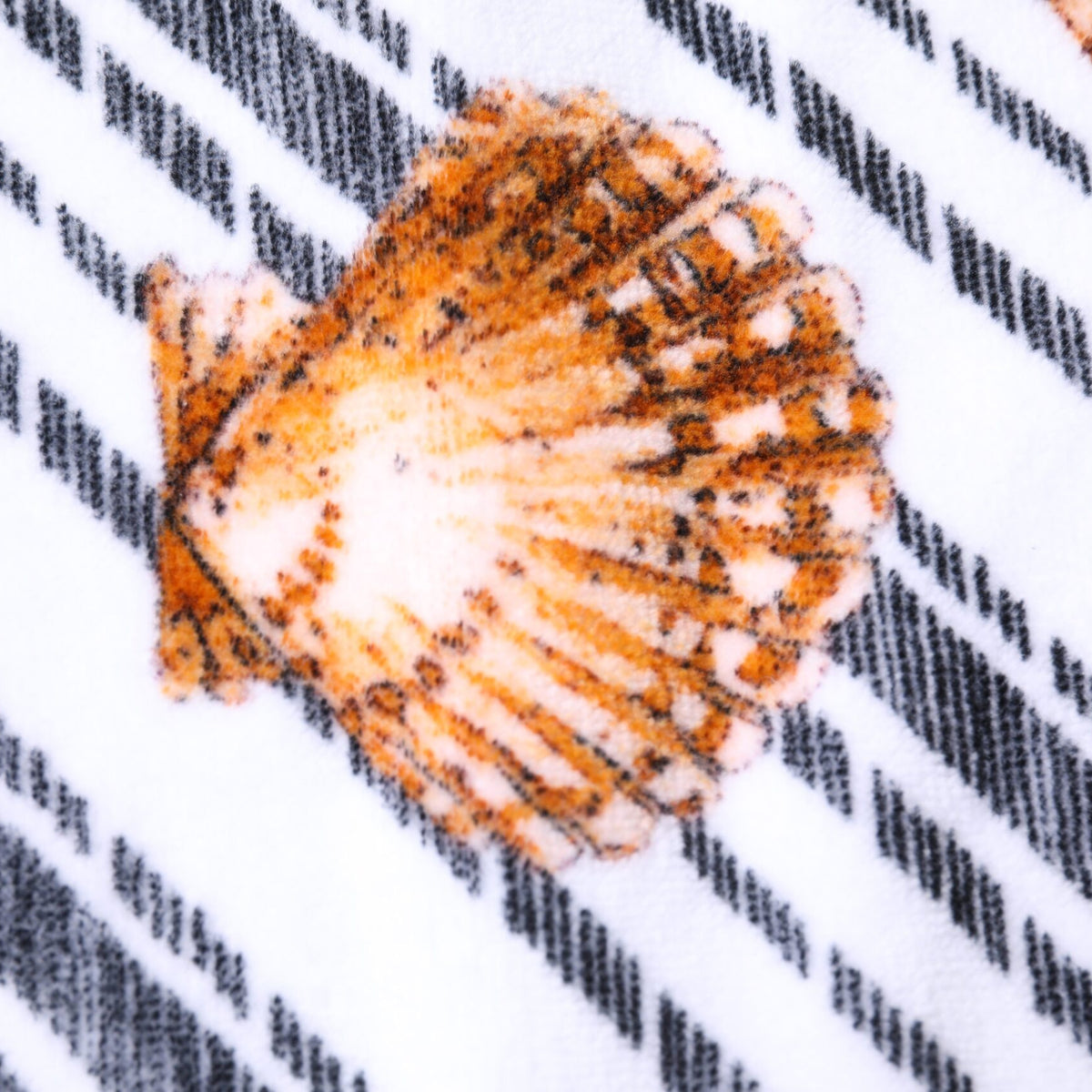 DOLCE & GABBANA Serviette de Plage Unisexe Multicolore Rayures et Coquillages - "Évasion Méditerranéenne"