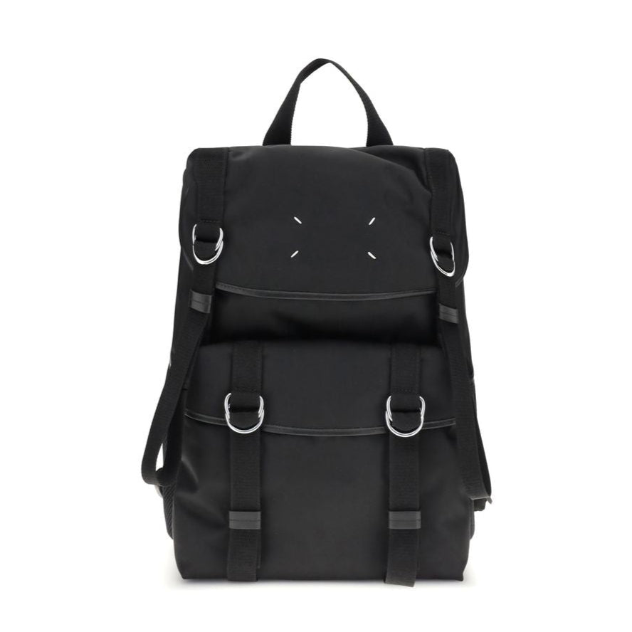 MAISON MARGIELA - Sac à Dos Technique Noir : Le Minimalisme Déstructuré.