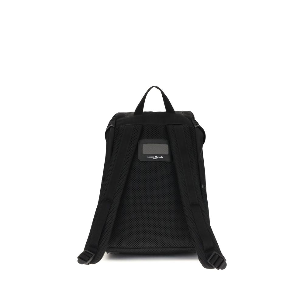 MAISON MARGIELA - Sac à Dos Technique Noir : Le Minimalisme Déstructuré.