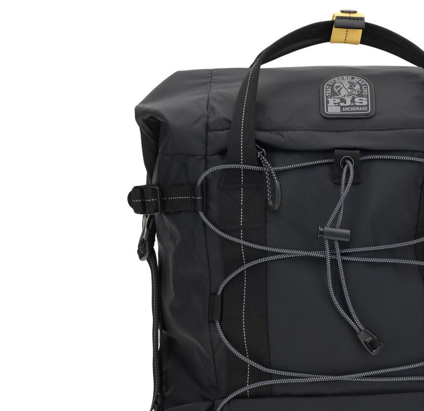 PARAJUMPERS - Hari Backpack : Le Compagnon Idéal pour la Ville et la Nature.