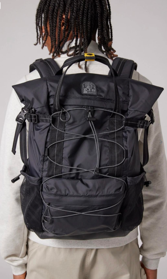 PARAJUMPERS - Hari Backpack : Le Compagnon Idéal pour la Ville et la Nature.