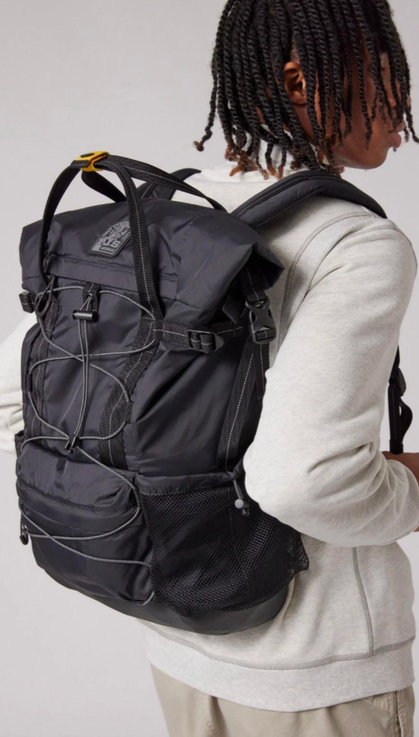 PARAJUMPERS - Hari Backpack : Le Compagnon Idéal pour la Ville et la Nature.