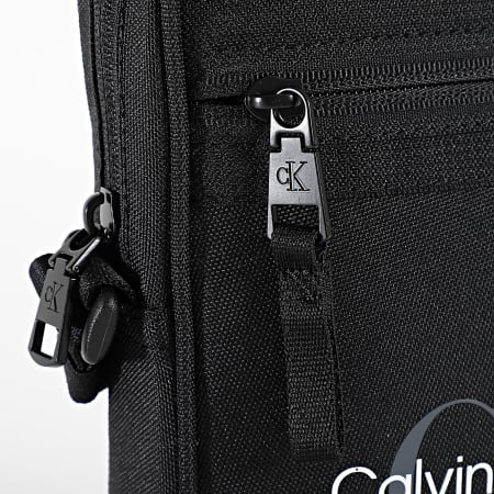 CALVIN KLEIN Sac Sport Essentials 1098 - Design Minimaliste Éco-responsable