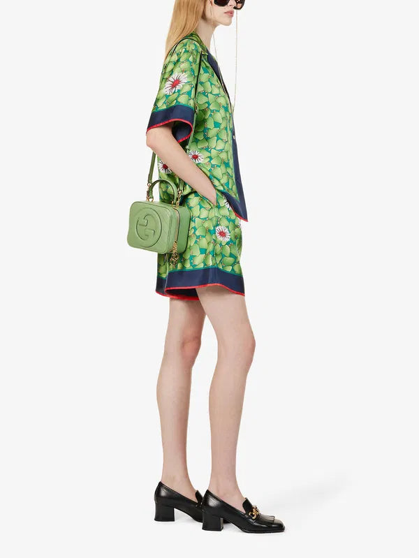GUCCI : Short en Soie Imprimé Fleurs Vertes - Artisanat Italien d'Exception