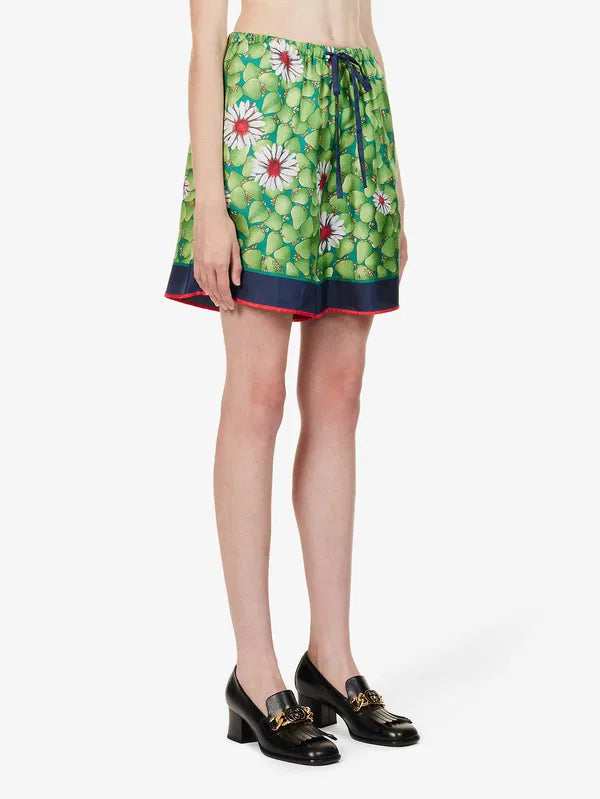 GUCCI : Short en Soie Imprimé Fleurs Vertes - Artisanat Italien d'Exception